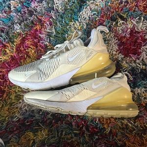 Yelllow Nike 270! Size 9 women’s!